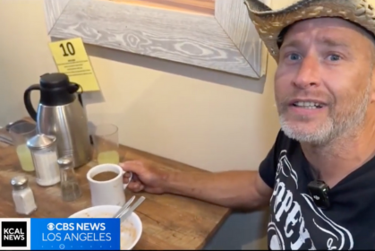 Bread and Roses Café Celebrates 35 Years Changing Lives – KCAL/KCBS News