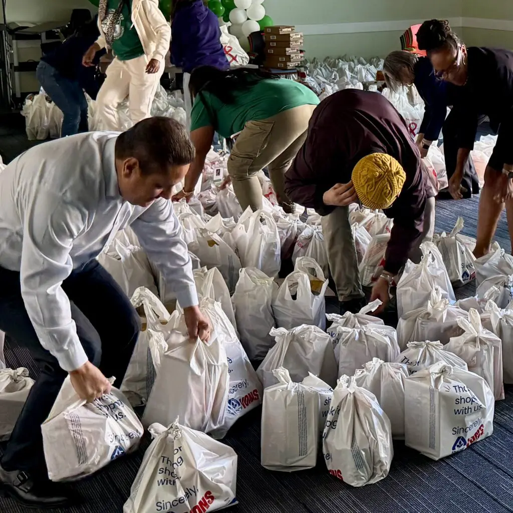 St. Joseph Center Distributes More Than 1,700 Turkeys for Thanksgiving