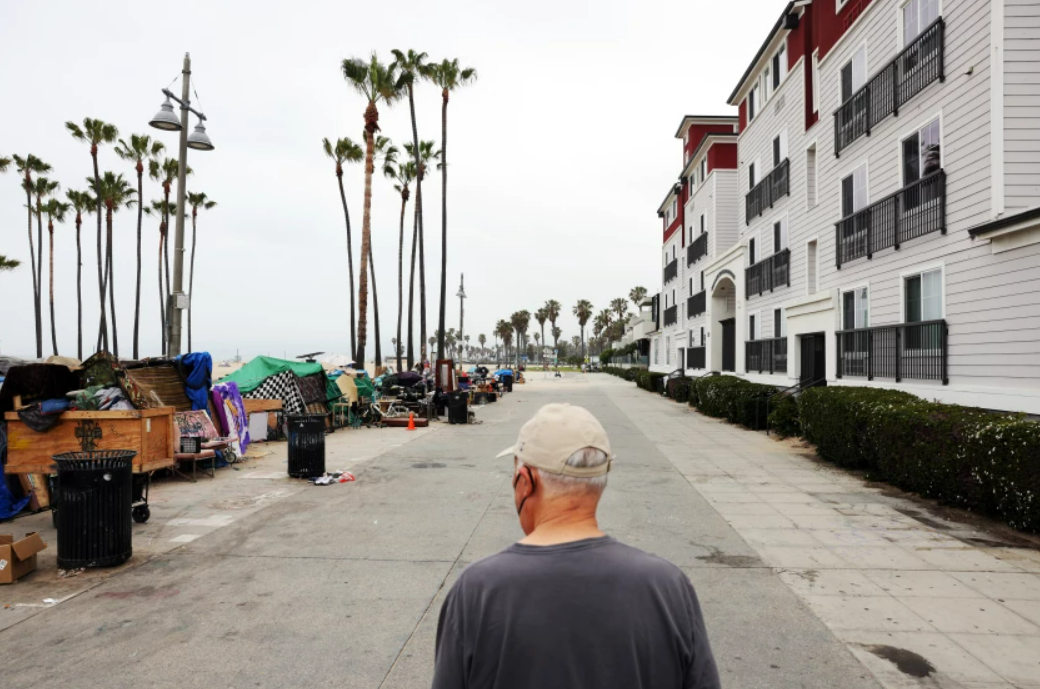 Column: Their Venice home feels unsafe. They blame public officials, not homeless Angelenos
