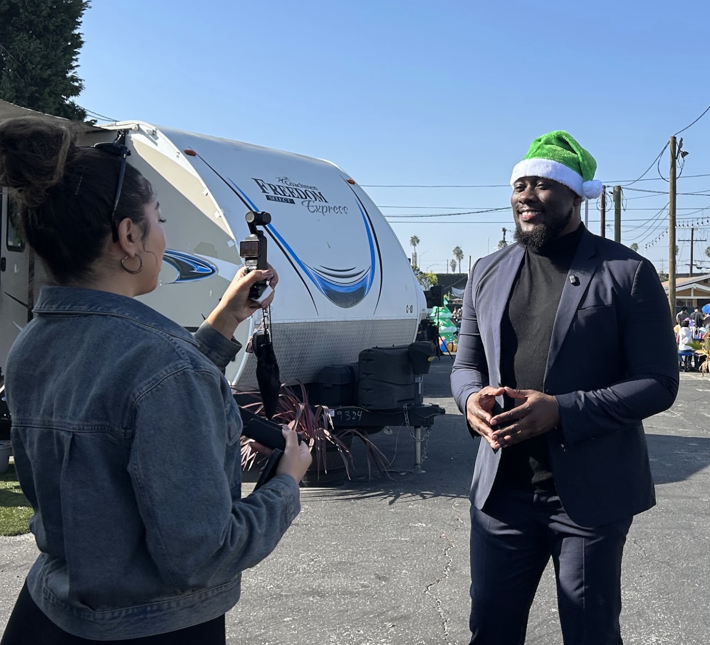 St. Joseph Center Brings Holiday Joy to Unhoused Families in South LA 